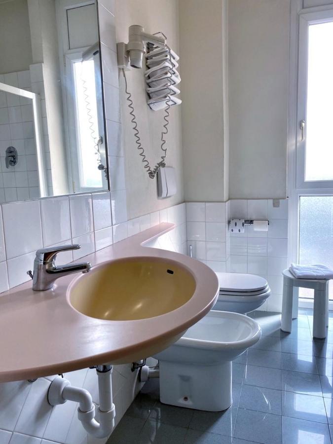 Riviera Hotel 3*
