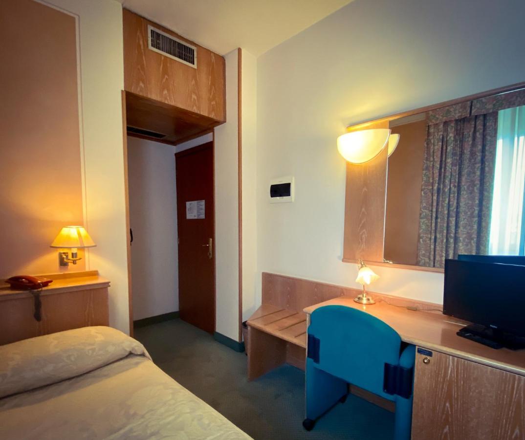 Riviera Hotel 3*