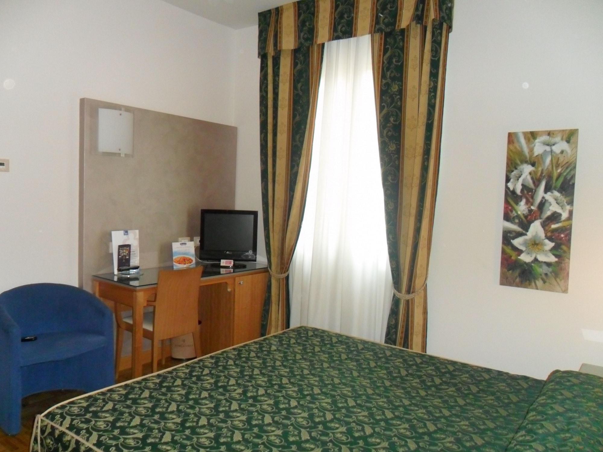 Riviera Hotel