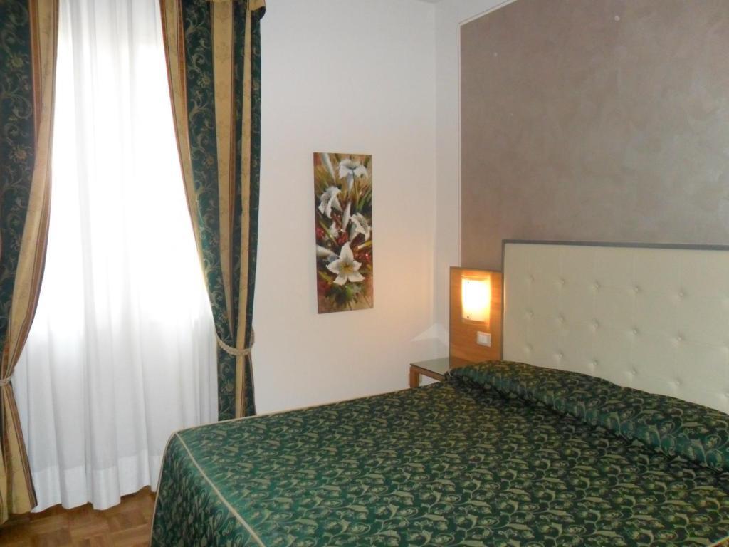 Riviera Hotel
