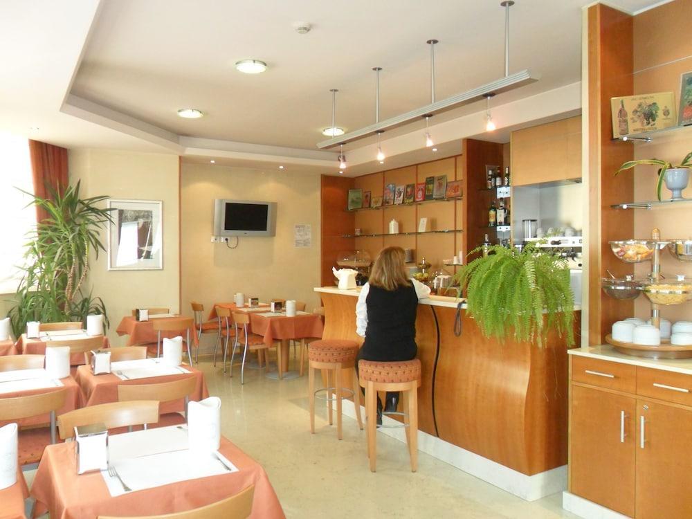 Riviera Hotel Segrate
